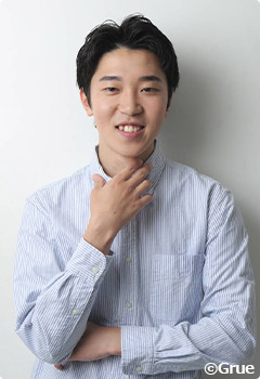 都築 亮介